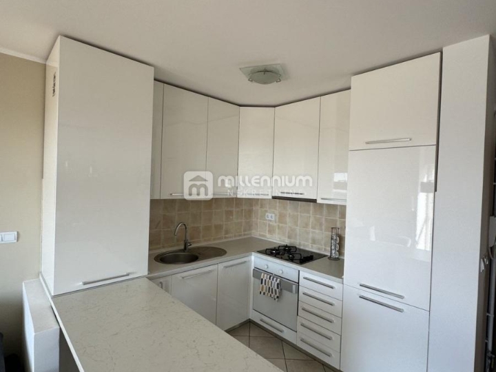 Viškovo, 65.04m2, 2S+DB, balkon i parking