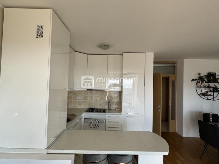 Viškovo, 65.04m2, 2S+DB, balkon i parking