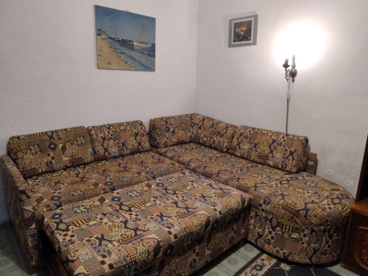 Rabljenu kutnu garnituru poklanjam