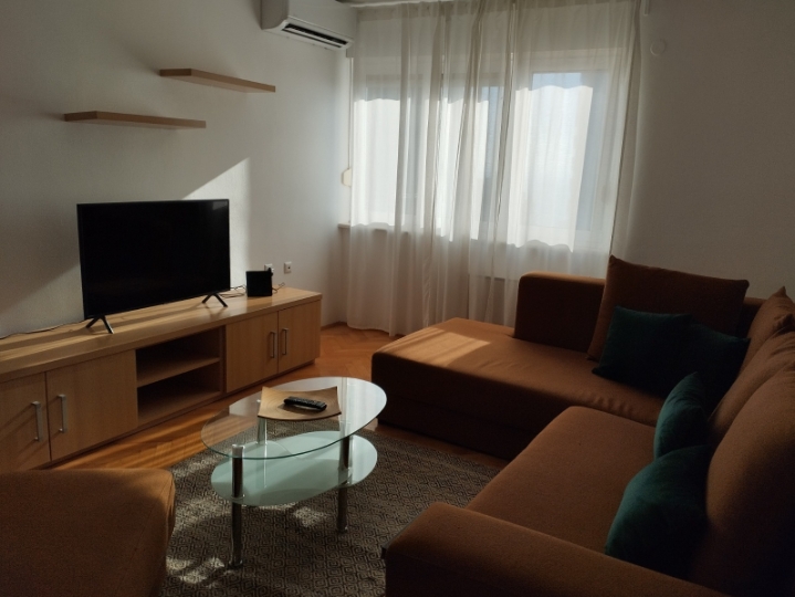 Iznajmljujem stan na Zametu 1S+DB