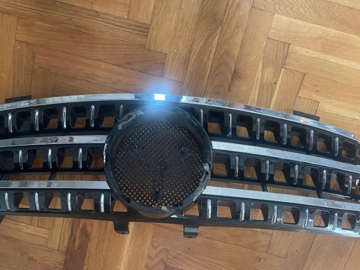 Mercedes ml W164 prednja maska AMG