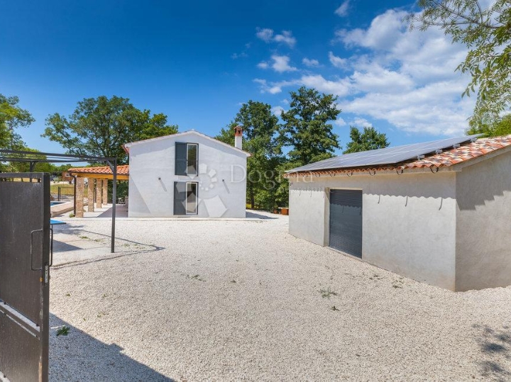 Hitno!!!! Prekrasna prizemnica na mirnoj lokaciji