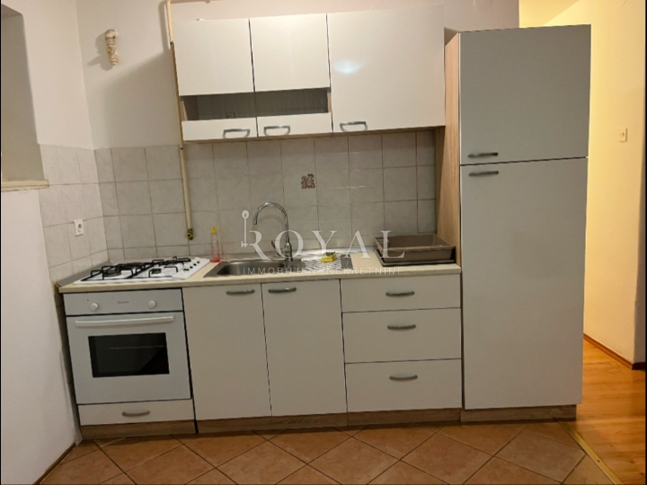 Iznajmljuje se 1S+DB na Turniću