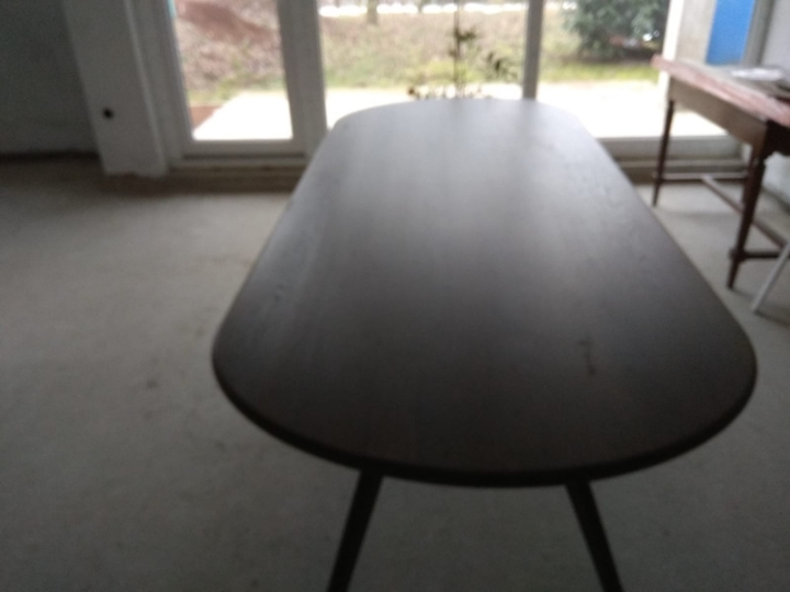 Stol orahovina za više osoba