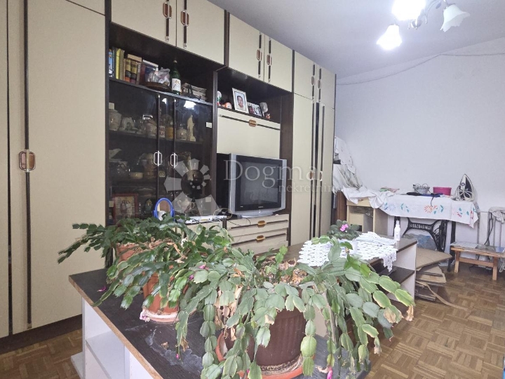 Obiteljski stan na odličnoj lokaciji, 2S+DB, 68 m2