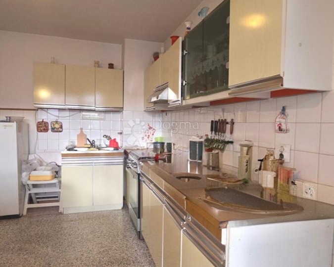 Obiteljski stan na odličnoj lokaciji, 2S+DB, 68 m2