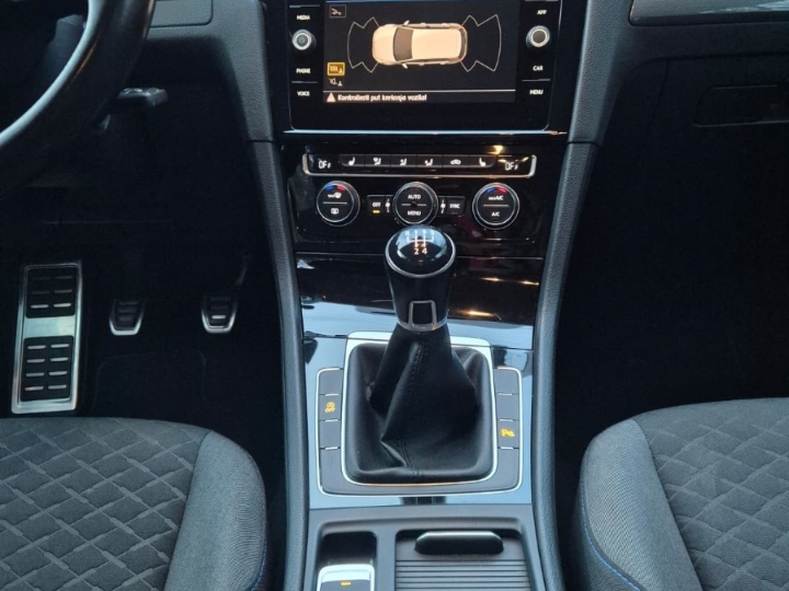 VW Golf 7.5, JOIN oprema, odličan