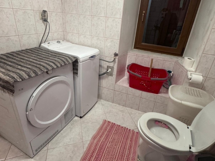 Kuća i stan za najam