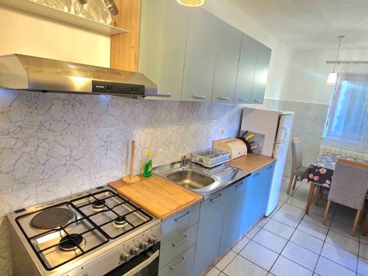 Jednosoban stan + DB