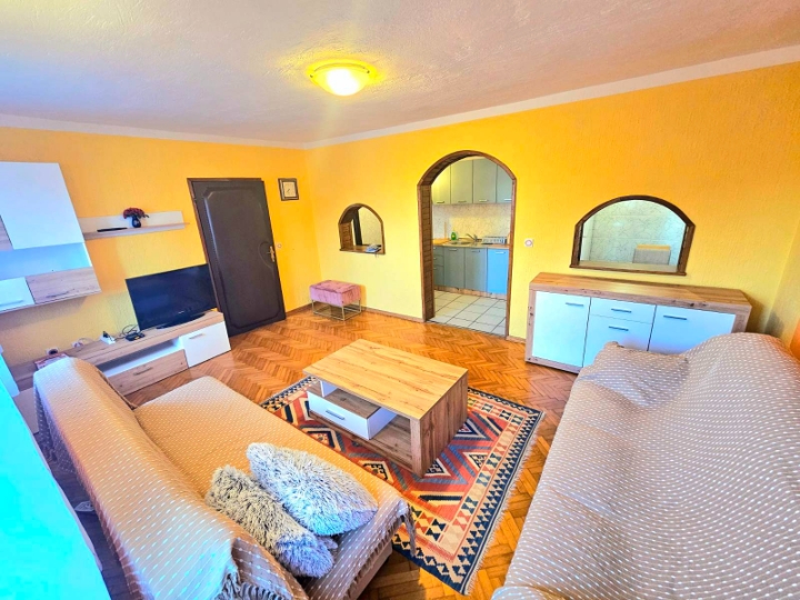 Jednosoban stan + DB