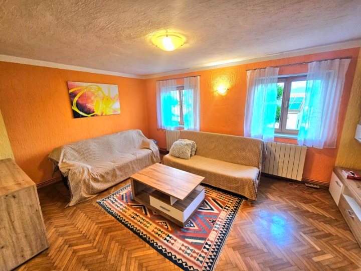 Jednosoban stan + DB