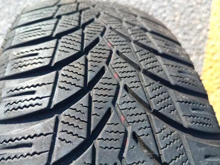 Gume Lassa 205/60/16 zimske