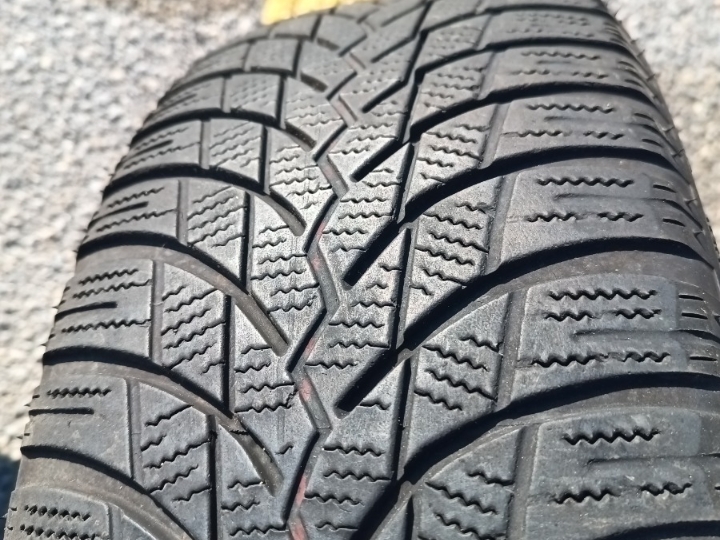 Gume Lassa 205/60/16 zimske