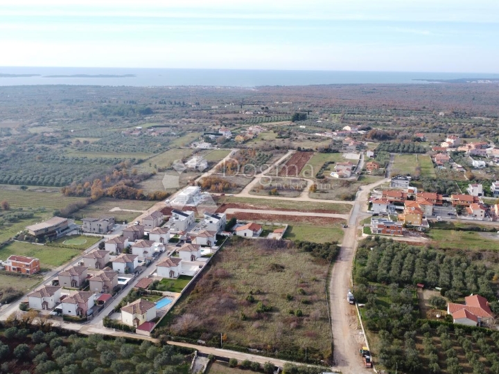 Rijetkost na tržištu! Istra, zemljište 8.388 m2, pogled na more