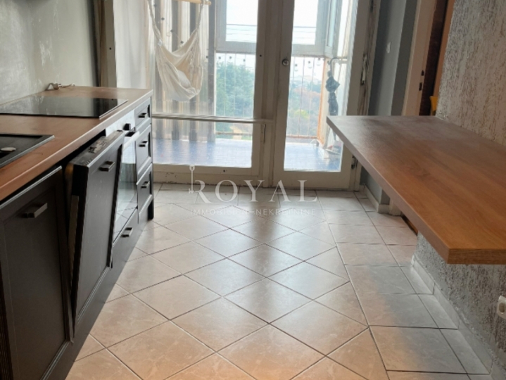 Iznajmljujem stan na Zametu, 85m2