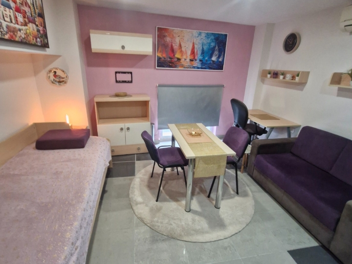 Iznajmljujem garsonijeru