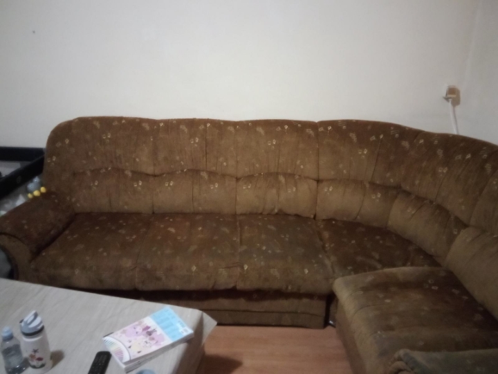 Darujem kutnu garnituru