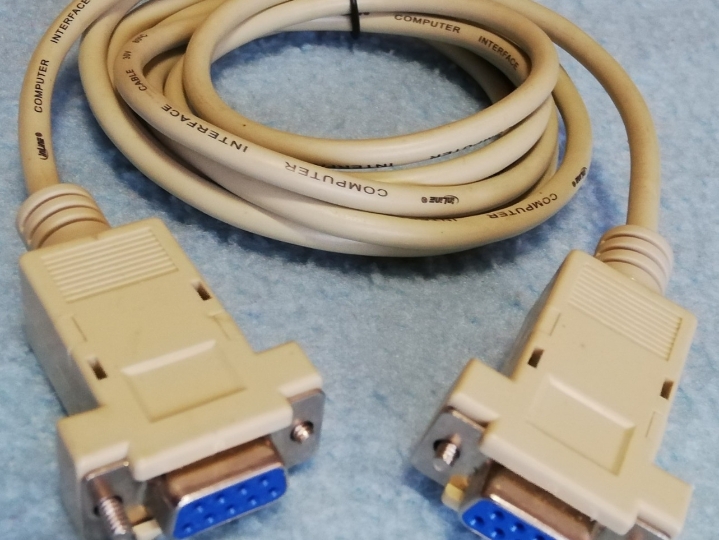 Kabel za serial port (null modem)