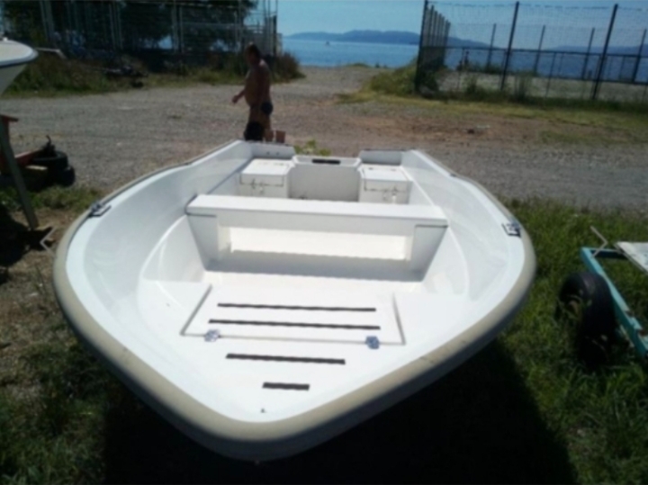 Tražim plovilo Baltic 440b