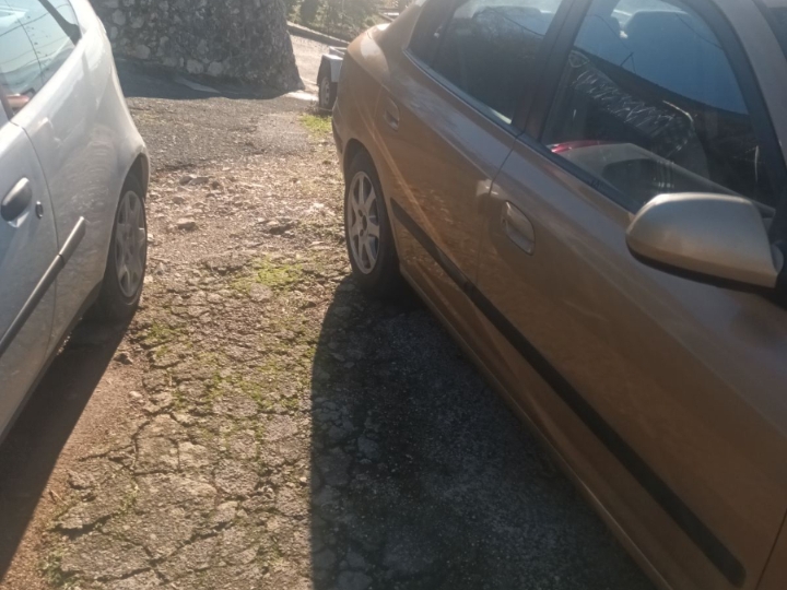 Hyundai Elantra 1.6 benz.