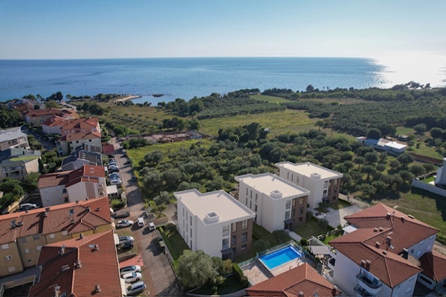 Umag, plaža 150 m , 96 m2 za samo 311.000€