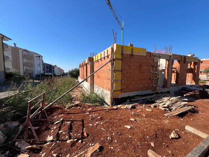 Umag, plaža 150 m , 96 m2 za samo 311.000€
