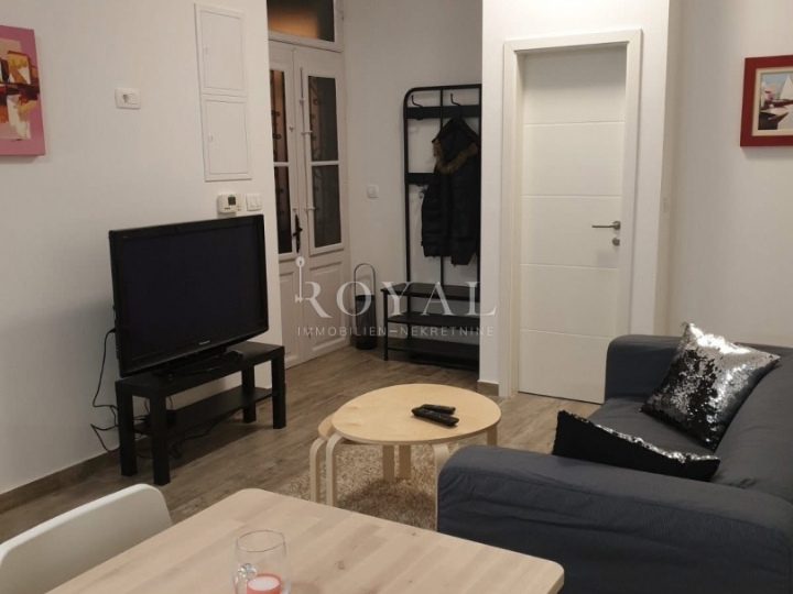 Iznajmljujem stan na Bulevardu