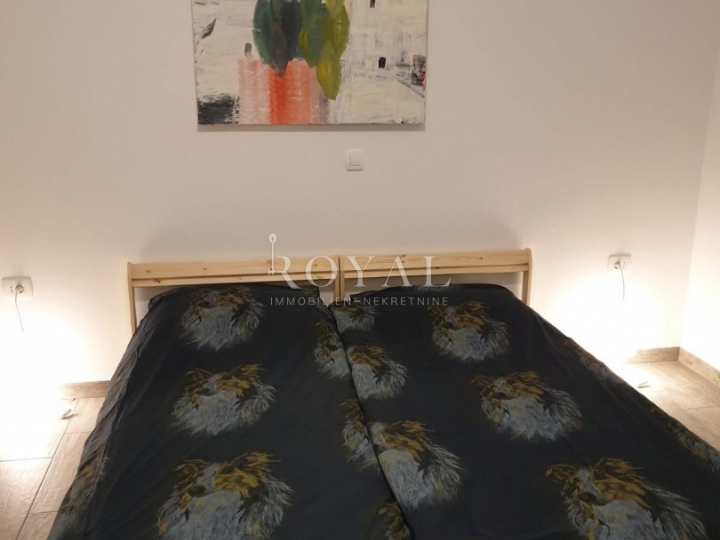 Iznajmljujem stan na Bulevardu