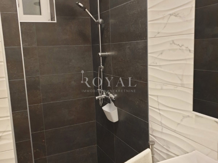 Iznajmljujem stan na Bulevardu