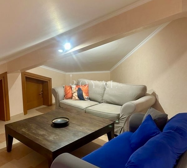 Najam dvoetažnog stana na Kozali