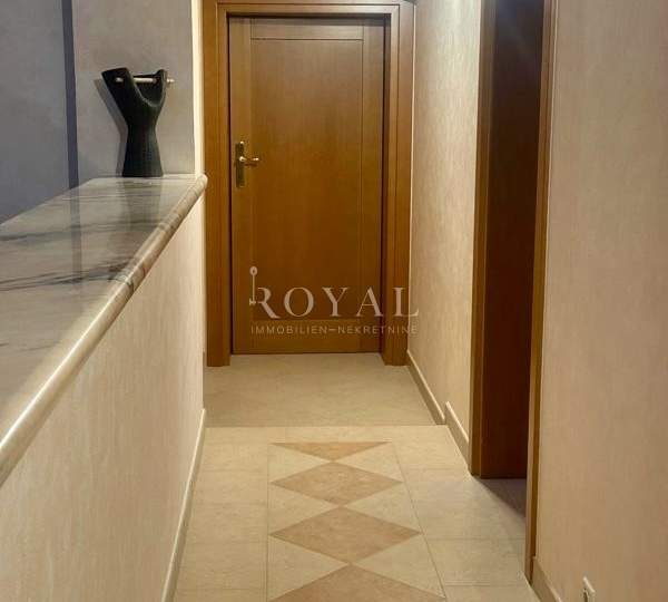 Najam dvoetažnog stana na Kozali