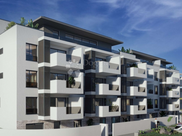 Dvosoban stan s vrtom, moguć kredit! (A-S1)