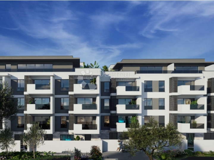 Dvosoban stan s vrtom, moguć kredit! (A-S1)