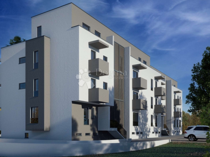 Dvosoban stan s vrtom, moguć kredit! (A-S1)