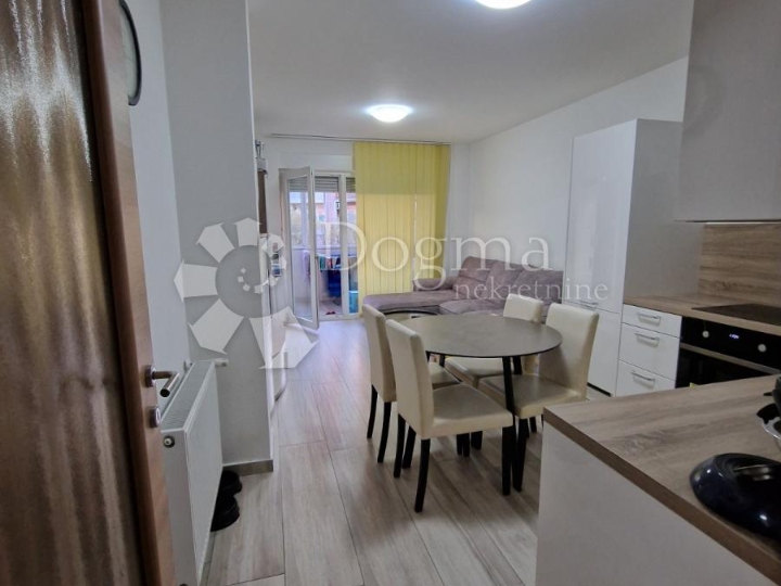 Prekrasan stan u novogradnji (Najam cijele sezone)