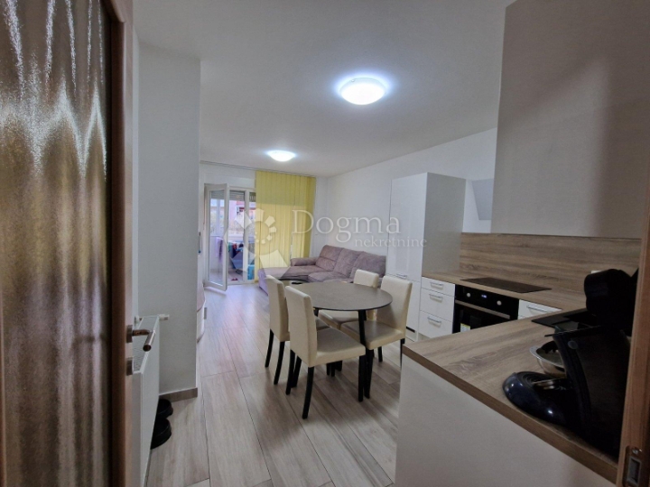 Prekrasan stan u novogradnji (Najam cijele sezone)