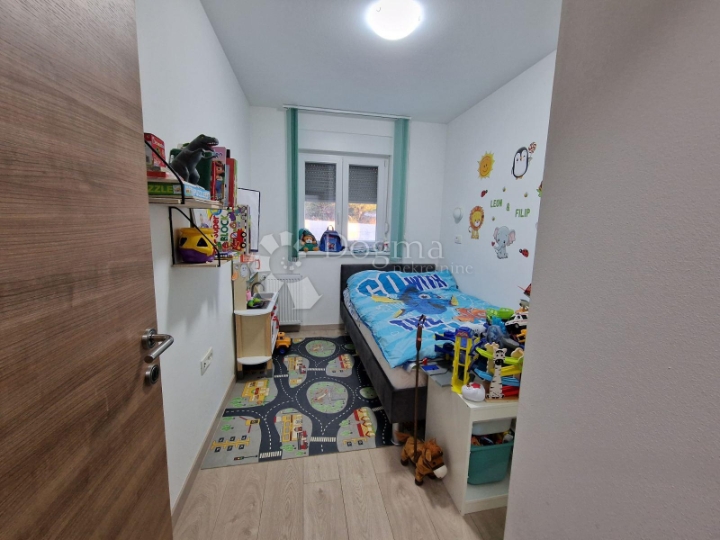 Prekrasan stan u novogradnji (Najam cijele sezone)