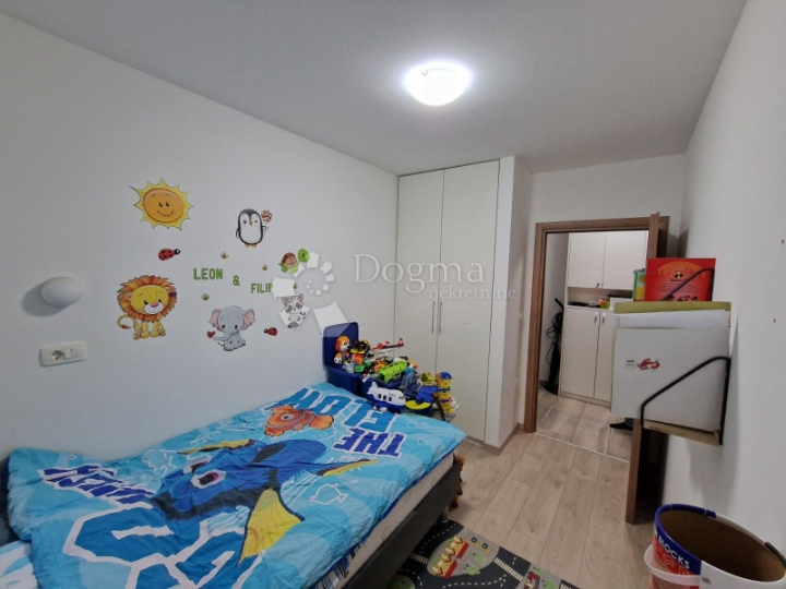 Prekrasan stan u novogradnji (Najam cijele sezone)