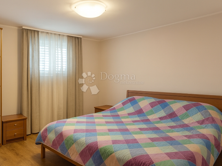 Istra, Brtonigla-šarmantan dvoetažni stan u samom centru mjesta