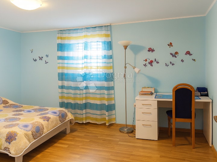 Istra, Brtonigla-šarmantan dvoetažni stan u samom centru mjesta