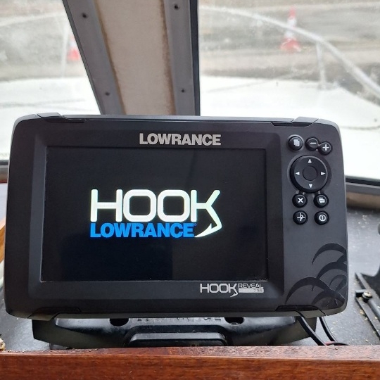 Lowrance Hook 7 ploter i fishfinder