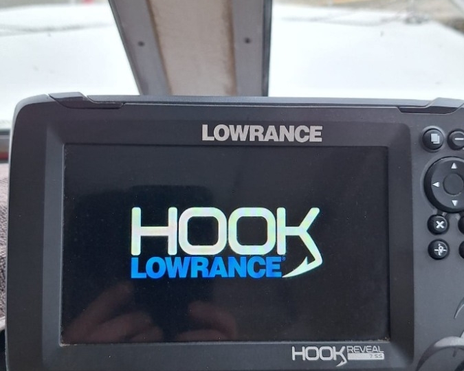 Lowrance Hook 7 ploter i fishfinder