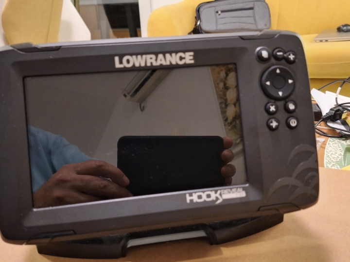 Lowrance Hook 7 ploter i fishfinder