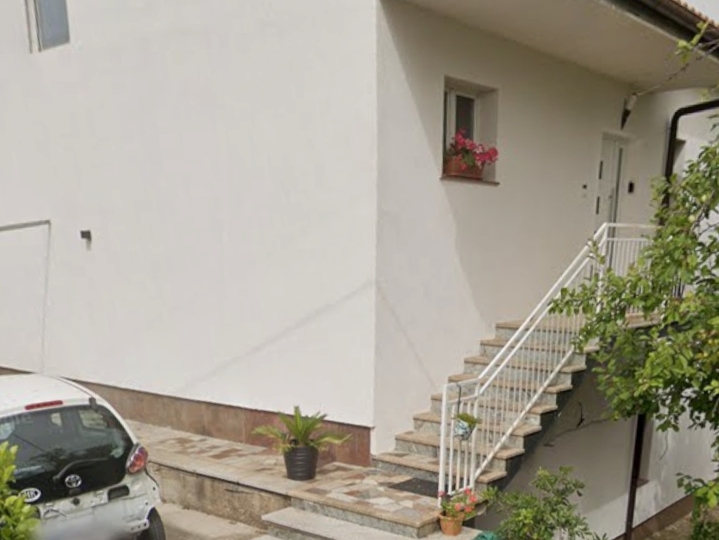 Bregi, 10 min do Opatije, poslovno stambena kuća