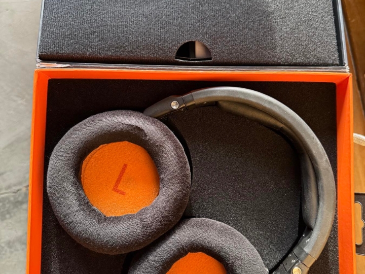 Slušalice Neumann NDH30 BE