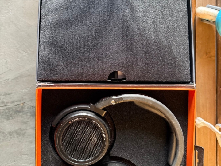 Slušalice Neumann NDH30 BE