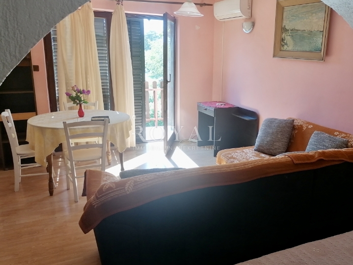 Iznajmljujem stan na Kastvu, 90m2