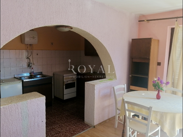 Iznajmljujem stan na Kastvu, 90m2