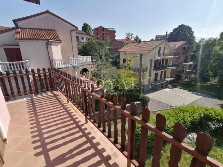 Iznajmljujem stan na Kastvu, 90m2