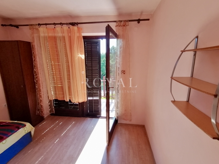 Iznajmljujem stan na Kastvu, 90m2